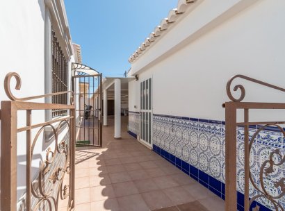 Villa · Wiederverkauf - Torreta Florida · Alicante · Spanien
