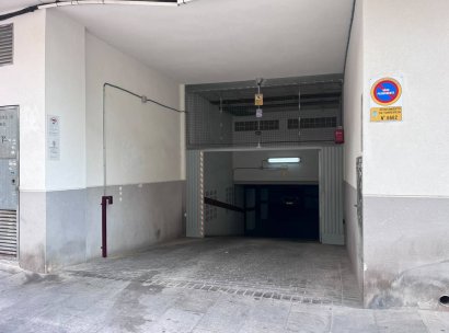 Parkering · Återförsäljning - Torrevieja · Alicante · Spanien