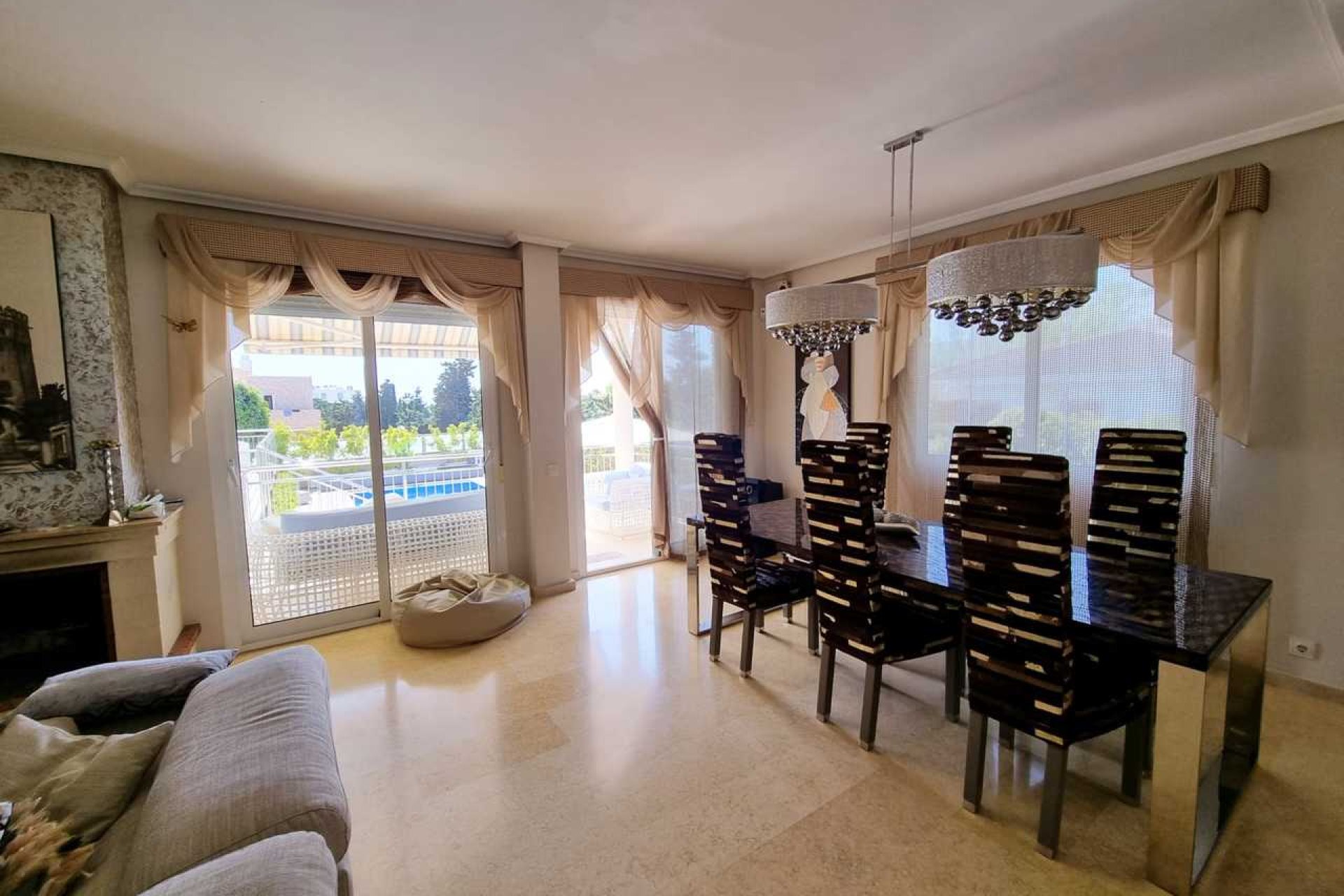 Resale - Villa - Torrevieja - Costa Blanca South