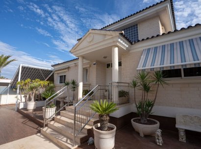 Villa · Återförsäljning - Torrevieja · La Mata · Alicante · Spanien