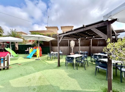 Kommersiell · Återförsäljning - Orihuela Costa · Villamartín · Alicante · Spanien