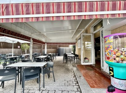 Kommersiell · Återförsäljning - Orihuela Costa · Villamartín · Alicante · Spanien