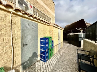 Kommersiell · Återförsäljning - Orihuela Costa · Villamartín · Alicante · Spanien