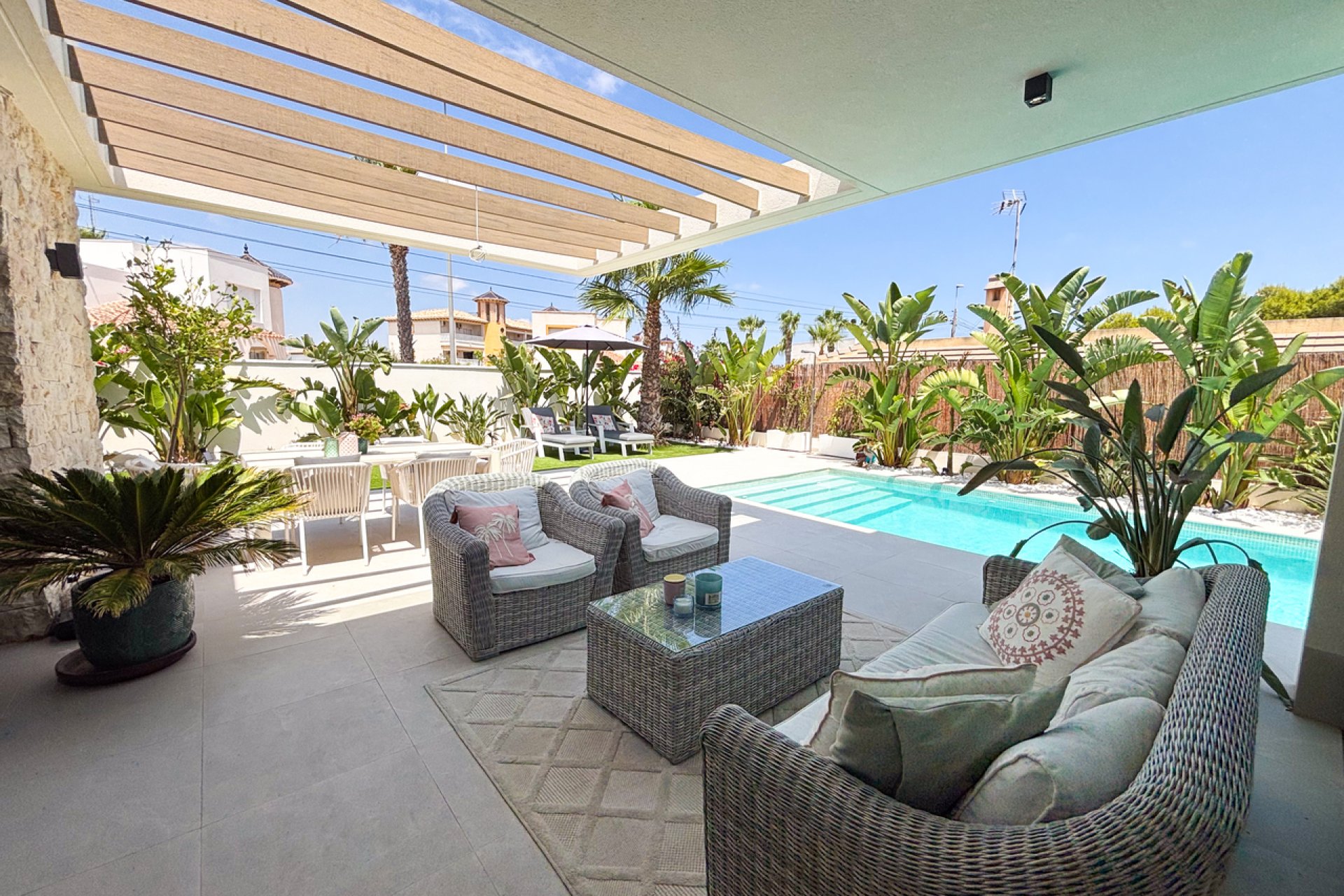 Resale - Villa - Cabo Roig - Costa Blanca South