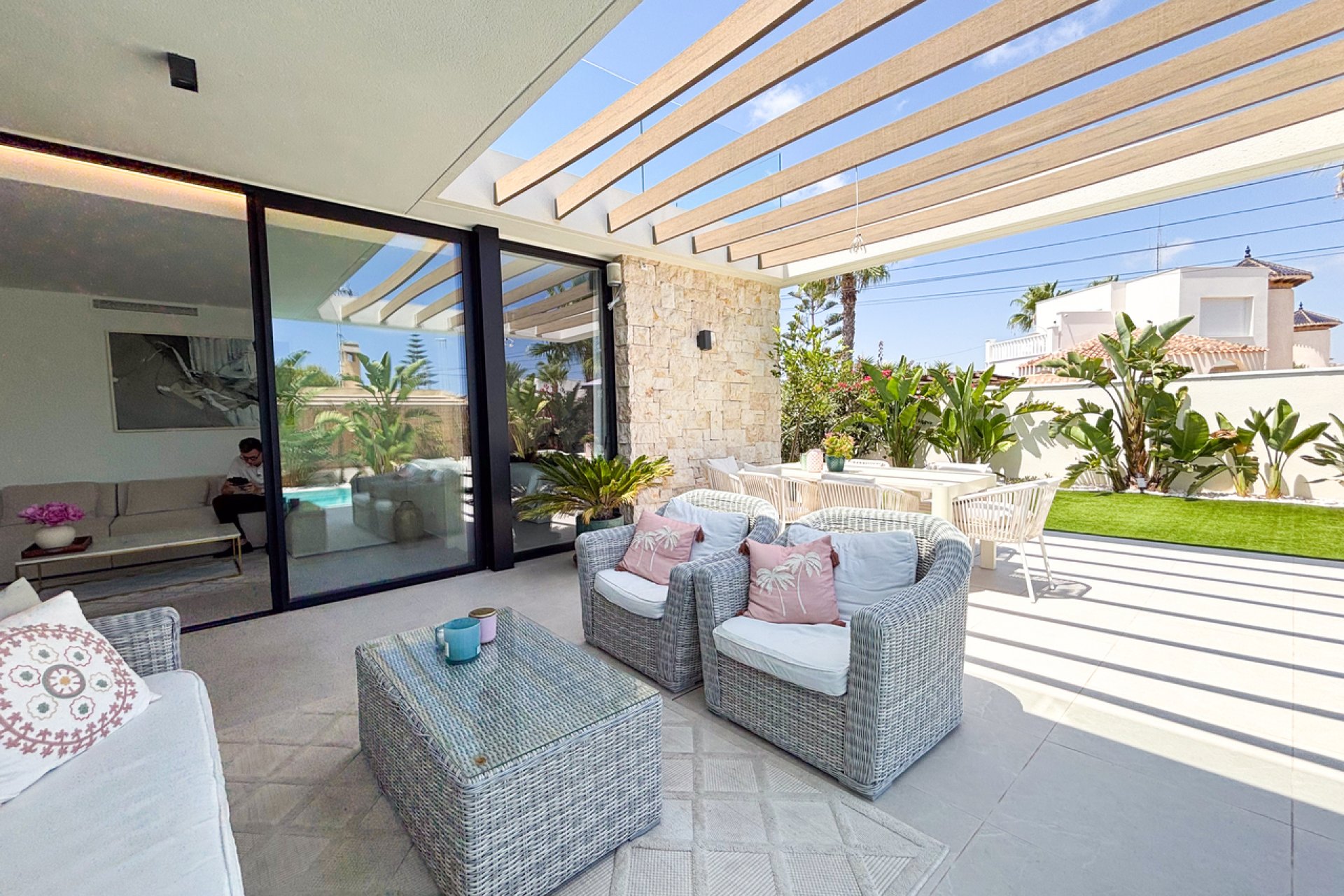 Resale - Villa - Cabo Roig - Costa Blanca South