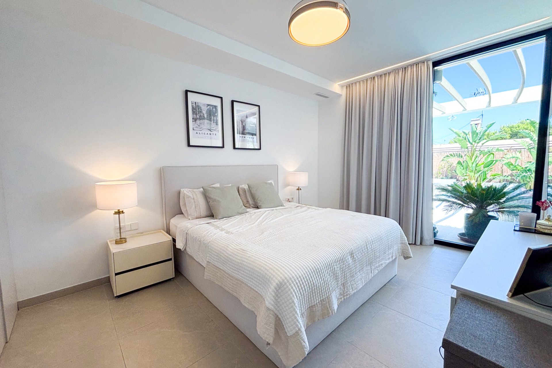 Resale - Villa - Cabo Roig - Costa Blanca South