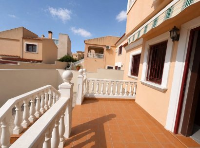Villa · Återförsäljning - Orihuela Costa · Villamartín · Alicante · Spanien