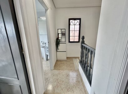 Villa · Återförsäljning - Orihuela Costa · Villamartín · Alicante · Spanien