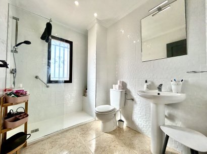 Villa · Återförsäljning - Orihuela Costa · Villamartín · Alicante · Spanien