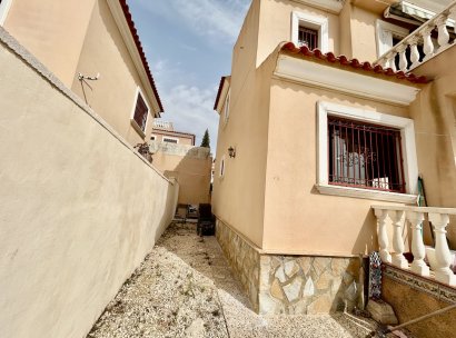 Villa · Återförsäljning - Orihuela Costa · Villamartín · Alicante · Spanien