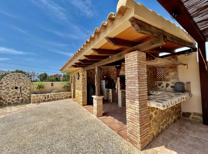 Villa · Herverkoop - Orihuela Costa · La Zenia · Alicante · Spanje