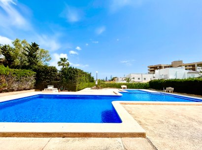 Villa · Herverkoop - Orihuela Costa · La Zenia · Alicante · Spanje