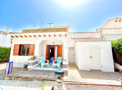 Villa · Herverkoop - Orihuela Costa · La Zenia · Alicante · Spanje