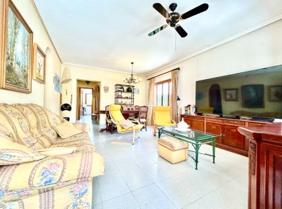 Villa · Herverkoop - Orihuela Costa · La Zenia · Alicante · Spanje