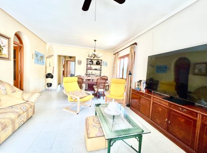 Villa · Herverkoop - Orihuela Costa · La Zenia · Alicante · Spanje