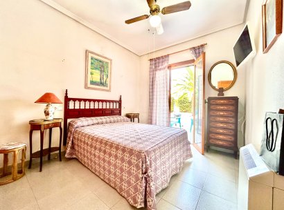 Villa · Herverkoop - Orihuela Costa · La Zenia · Alicante · Spanje