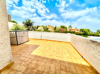 Villa · Herverkoop - Orihuela Costa · La Zenia · Alicante · Spanje