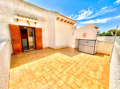 Villa · Herverkoop - Orihuela Costa · La Zenia · Alicante · Spanje