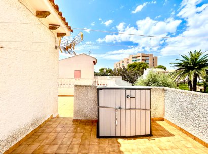 Villa · Herverkoop - Orihuela Costa · La Zenia · Alicante · Spanje