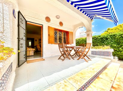 Villa · Herverkoop - Orihuela Costa · La Zenia · Alicante · Spanje