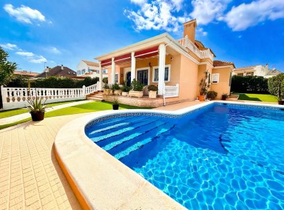 Villa · Herverkoop - Torrevieja · La Mata · Alicante · Spanje