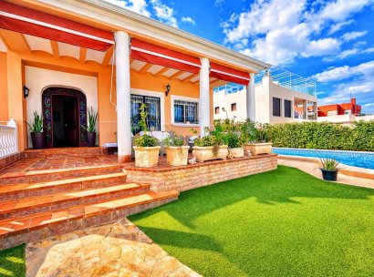 Villa · Herverkoop - Torrevieja · La Mata · Alicante · Spanje