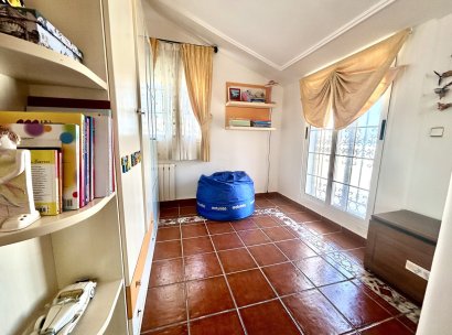 Villa · Herverkoop - Torrevieja · La Mata · Alicante · Spanje