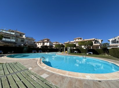 Lägenhet · Återförsäljning - Punta Prima · Alicante · Spanien