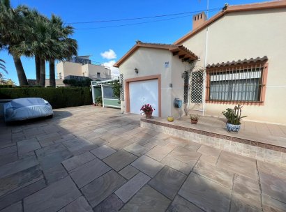 Villa · Resale - Cabo Roig · Alicante · Spain