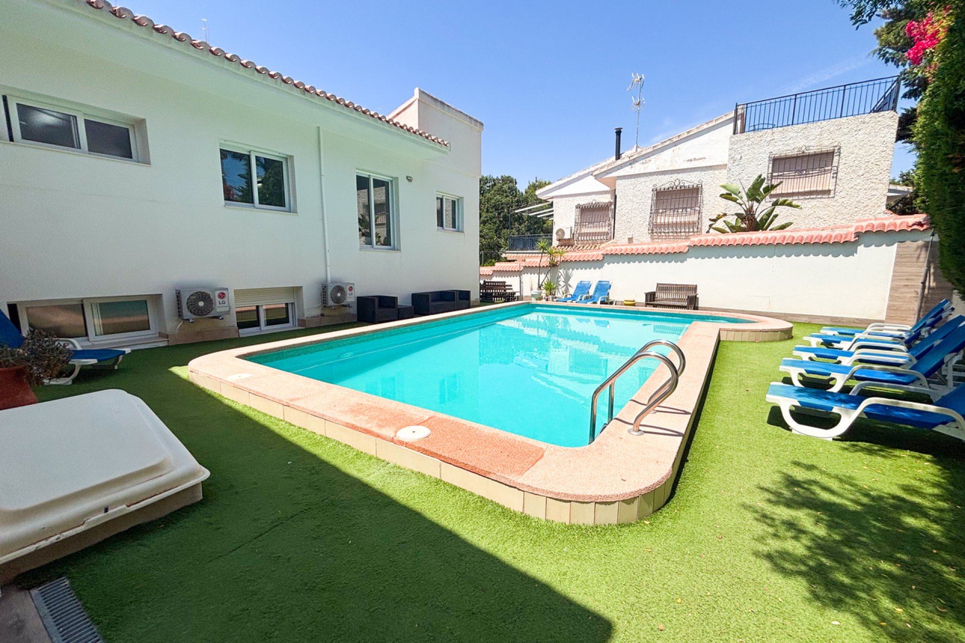 Resale - Villa - Dehesa de Campoamor - Costa Blanca South