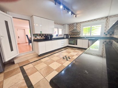 Villa · Resale - Dehesa de Campoamor · Alicante · Spain