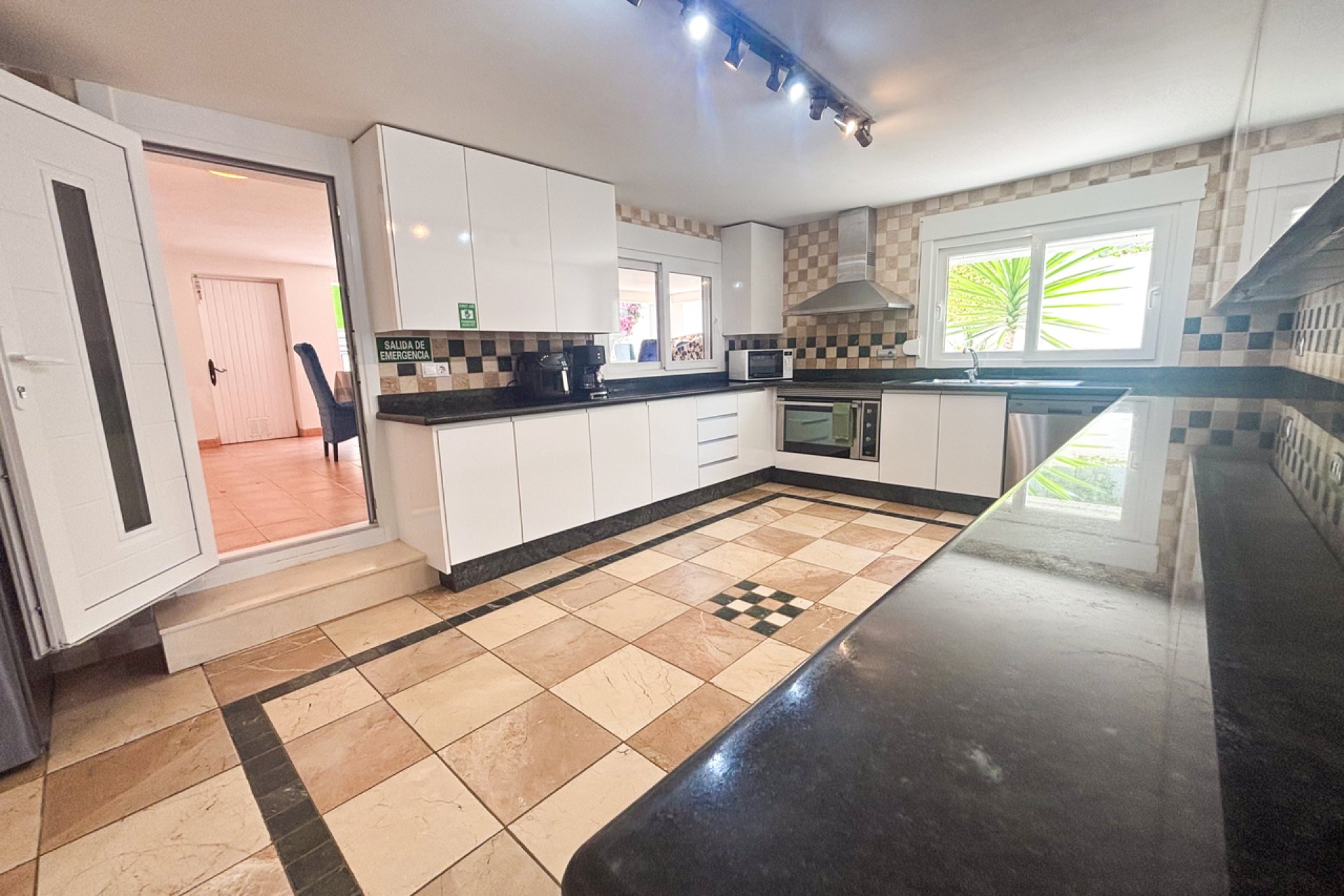 Resale - Villa - Dehesa de Campoamor - Costa Blanca South