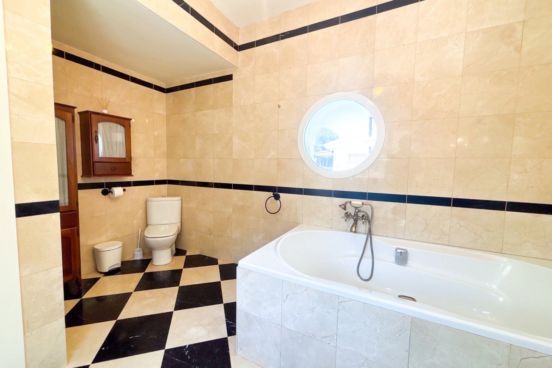 Resale - Villa - Dehesa de Campoamor - Costa Blanca South