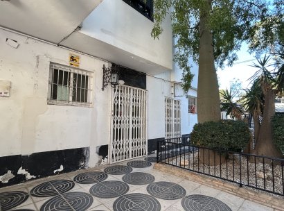 Kommerziell · Wiederverkauf - Orihuela Costa · Villamartín · Alicante · Spanien