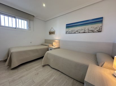 Appartement · Herverkoop - Mil Palmeras · Alicante · Spanje