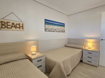Appartement · Herverkoop - Mil Palmeras · Alicante · Spanje