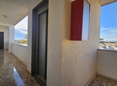 Appartement · Herverkoop - Mil Palmeras · Alicante · Spanje