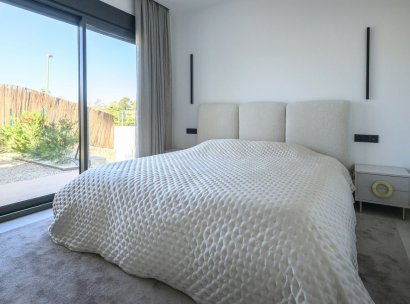 Villa · Herverkoop - Las Colinas Golf Resort · Alicante · Spanje