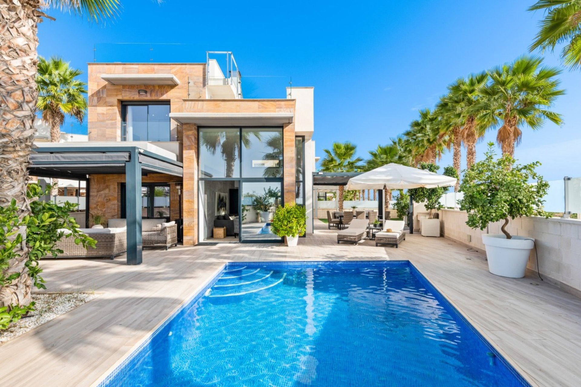 Resale - Villa - Cabo Roig - Costa Blanca South