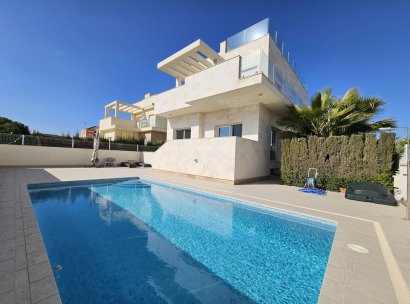 Villa · Herverkoop - Orihuela Costa · La Zenia · Alicante · Spanje