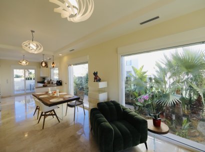 Villa · Herverkoop - Orihuela Costa · La Zenia · Alicante · Spanje