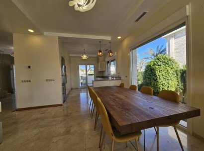 Villa · Herverkoop - Orihuela Costa · La Zenia · Alicante · Spanje