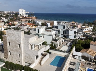 Villa · Herverkoop - Orihuela Costa · La Zenia · Alicante · Spanje