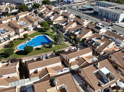 Bungalow · Herverkoop - Orihuela Costa · La Zenia · Alicante · Spanje