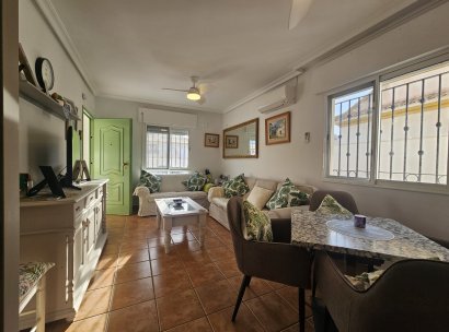 Bungalow · Herverkoop - Orihuela Costa · La Zenia · Alicante · Spanje