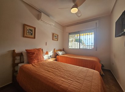 Bungalow · Herverkoop - Orihuela Costa · La Zenia · Alicante · Spanje