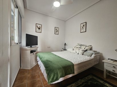 Bungalow · Herverkoop - Orihuela Costa · La Zenia · Alicante · Spanje