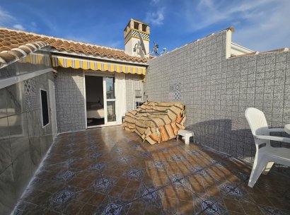 Bungalow · Herverkoop - Orihuela Costa · La Zenia · Alicante · Spanje