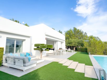 Villa · Herverkoop - Las Colinas Golf Resort · Alicante · Spanje