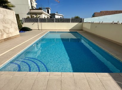 Villa · Herverkoop - Orihuela Costa · La Zenia · Alicante · Spanje
